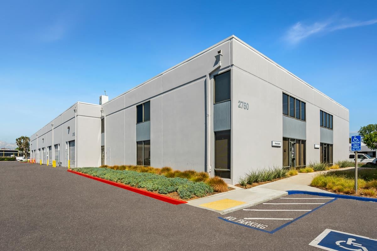 667 SF Office Space in Santa Ana, CA Photo